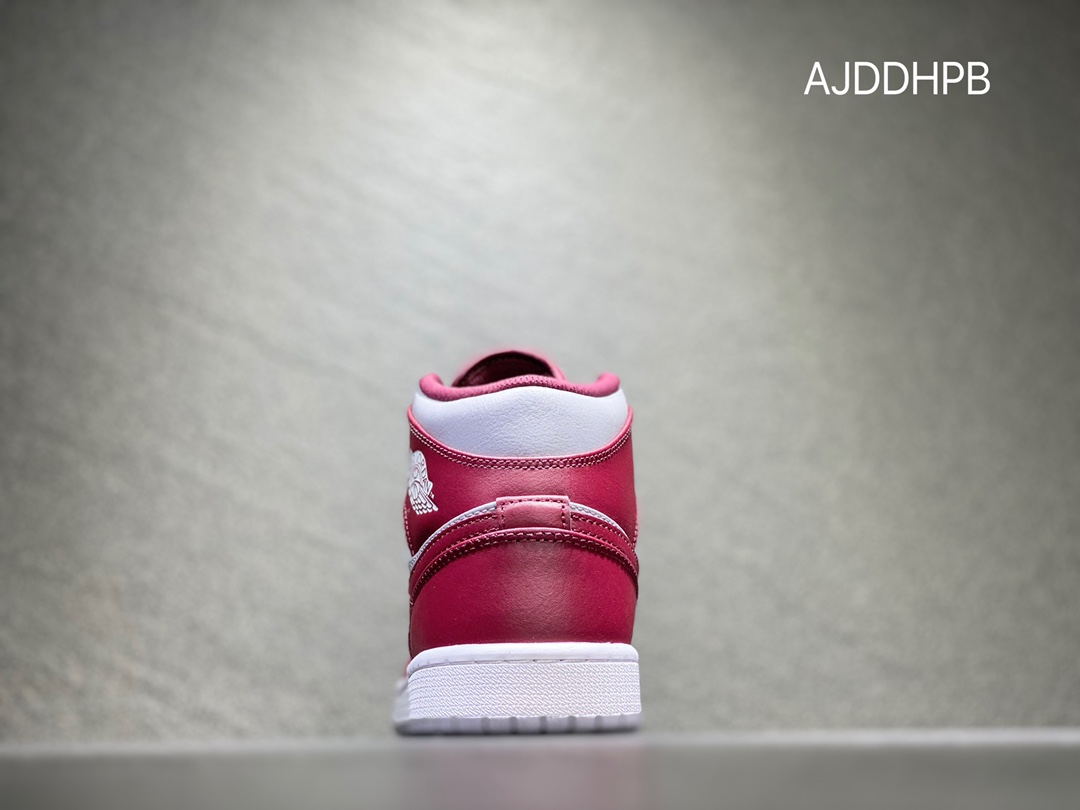 240 Nike AIR JORDAN 1 mid AJ1 乔丹中帮篮球鞋 DQ8426-615