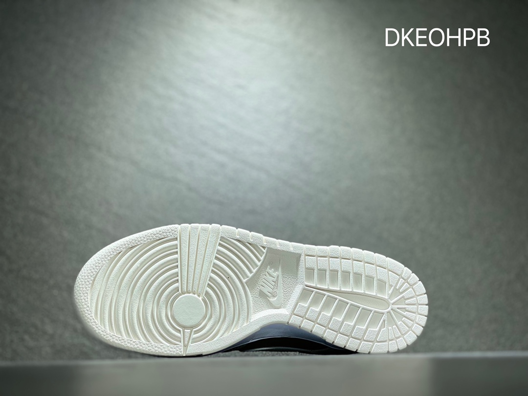 300 Nike SB dunk Low 低帮休闲运动滑板板鞋NY3325-203