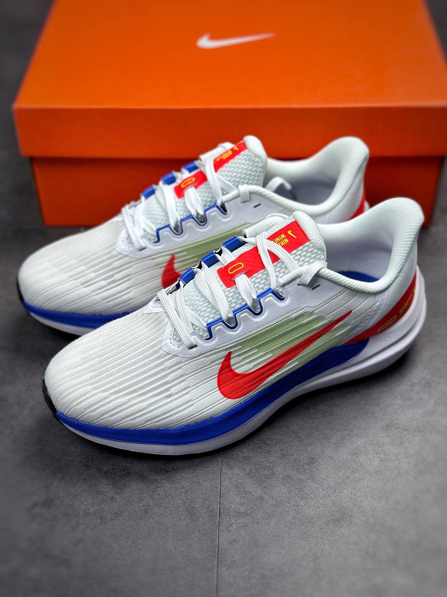 190 Nike Zoom Winflo 9 V9登月网面透气跑步鞋 DX3355-100