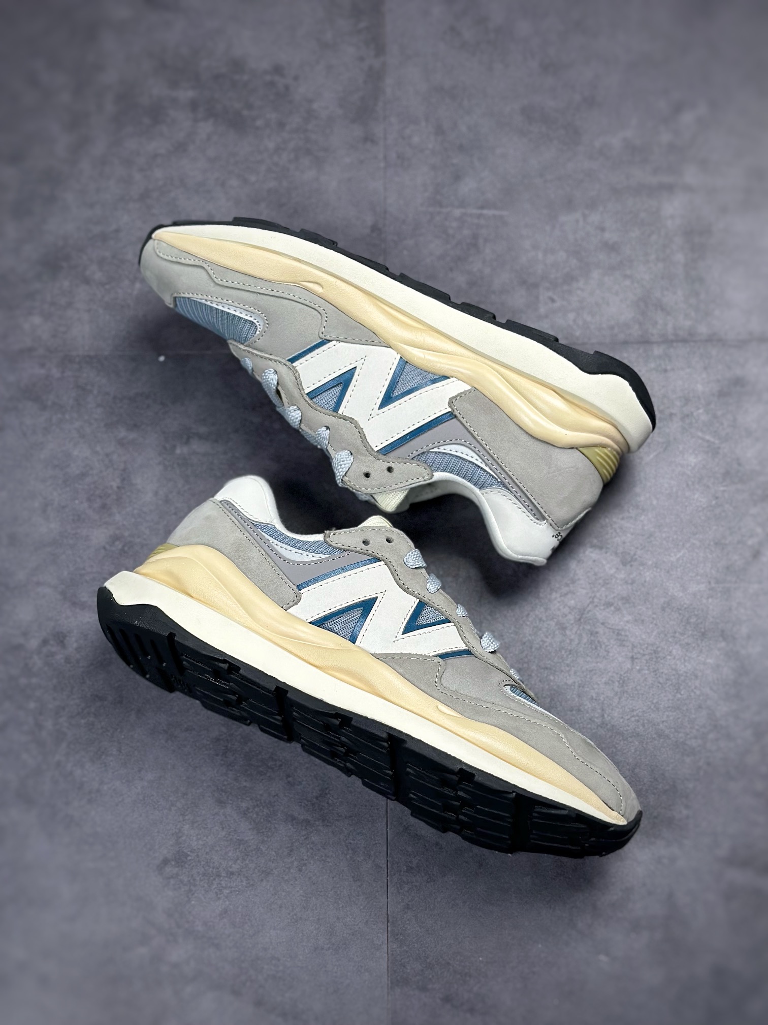 Pure original factory produced retro casual jogging shoes New Balance/ NB5740 pure original series M5740LLG