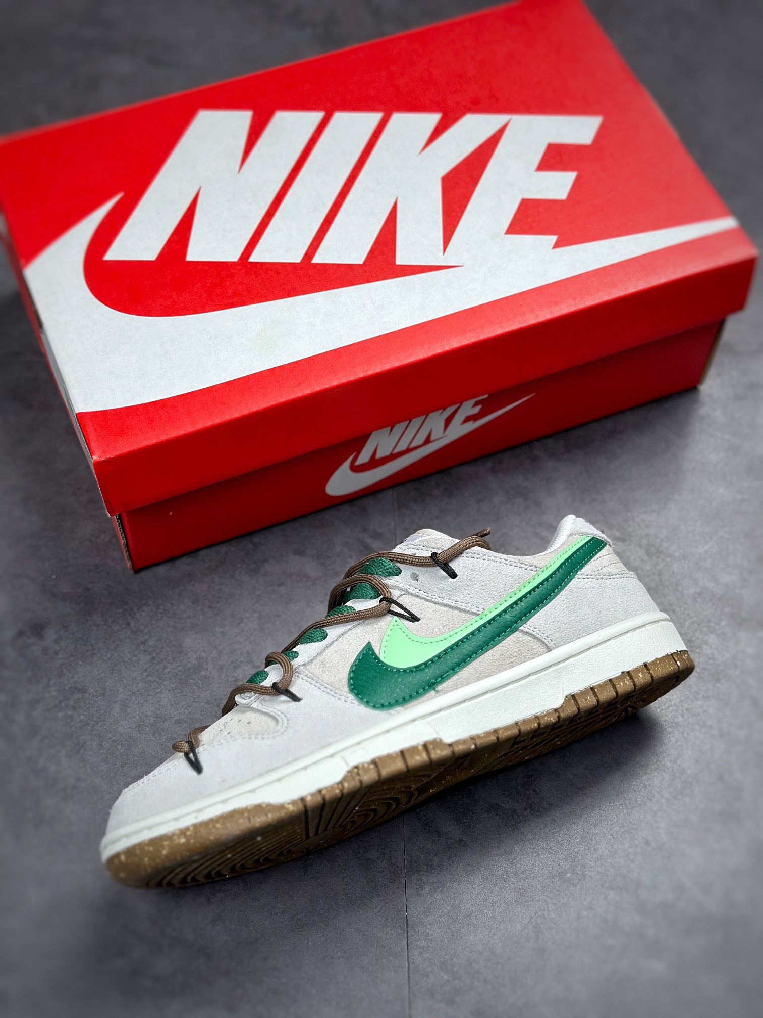 240 NIKE SB Dunk Low SE "85 双钩绑带 DO9457-100