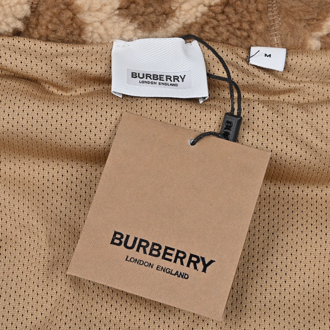 410 Burberry 2023ss TB标识满印颗粒绒外套