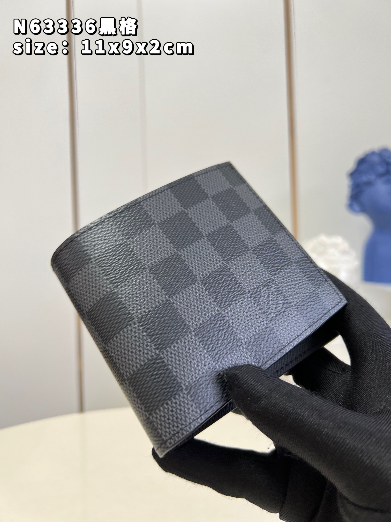 NO:399474,[Exclusive real photo N63336 Hagrid] This Damier Graphite change, banknote and credit card holder re-used the classic design, modern and practical, and is an ideal choice for urban fashionable men with unique vision. Detailed features 11 x 9 x 2 cm (length x height x width) ns.,LV [original leather],louis vuitton19860909【独家实拍 N63336黑格】这款 Damier Graphite 零钱、纸钞与信用卡夹重新运用了经典的设计,现代、实用,是眼光独到的都市时尚男士的理想选择.详细特征11 x 9 x 2 厘米　(长度 x 高 x 宽)　ns.,LV【原厂皮】,louis vuitton,Bag