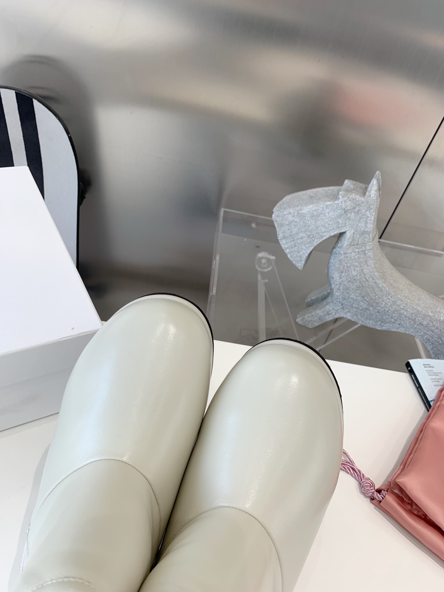 Amina Muaddi Snow Boots: Level 975 Substitute with Exclusive Power - 图片 6