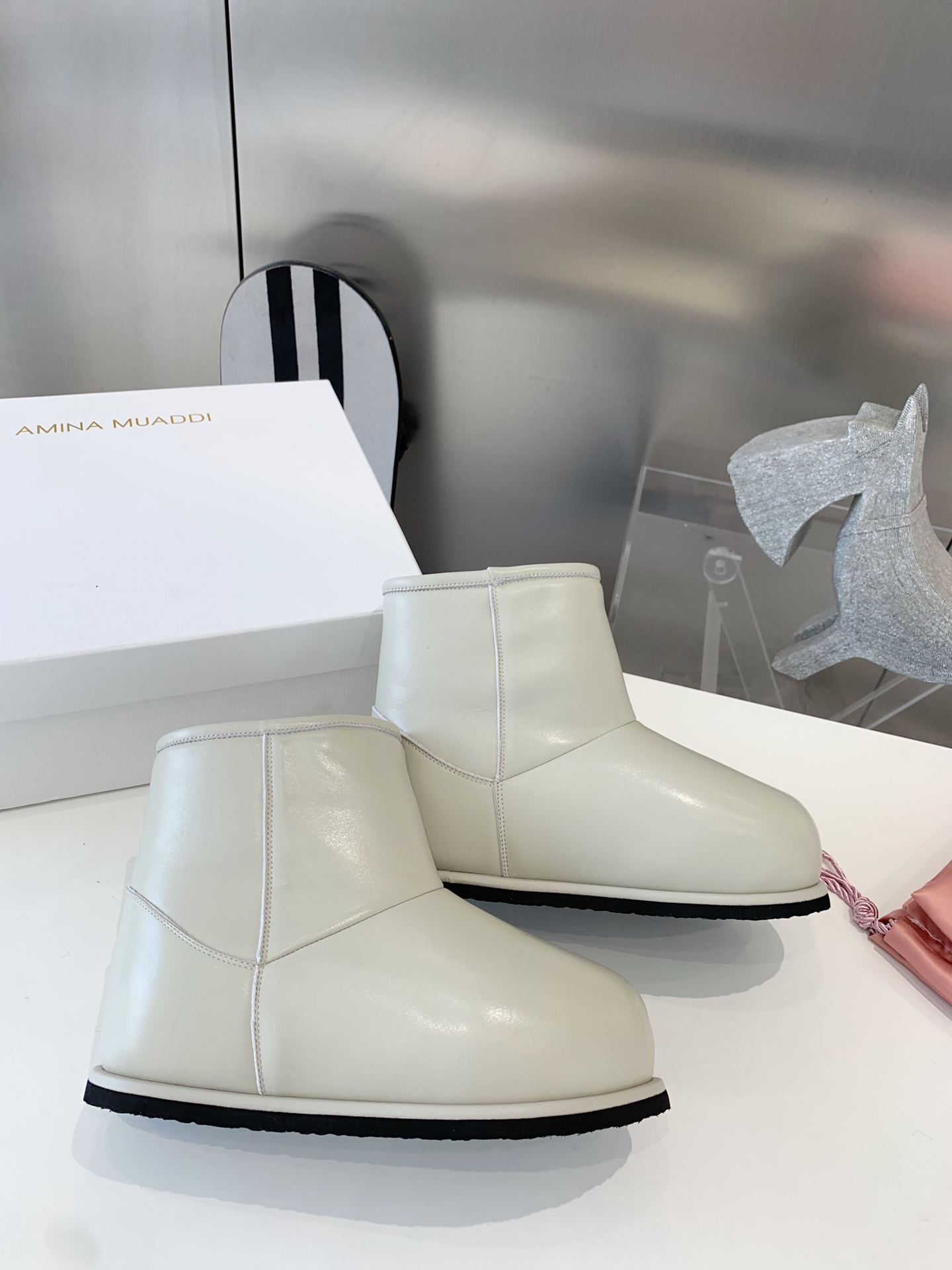 Amina Muaddi Snow Boots: Level 975 Substitute with Exclusive Power - 图片 5
