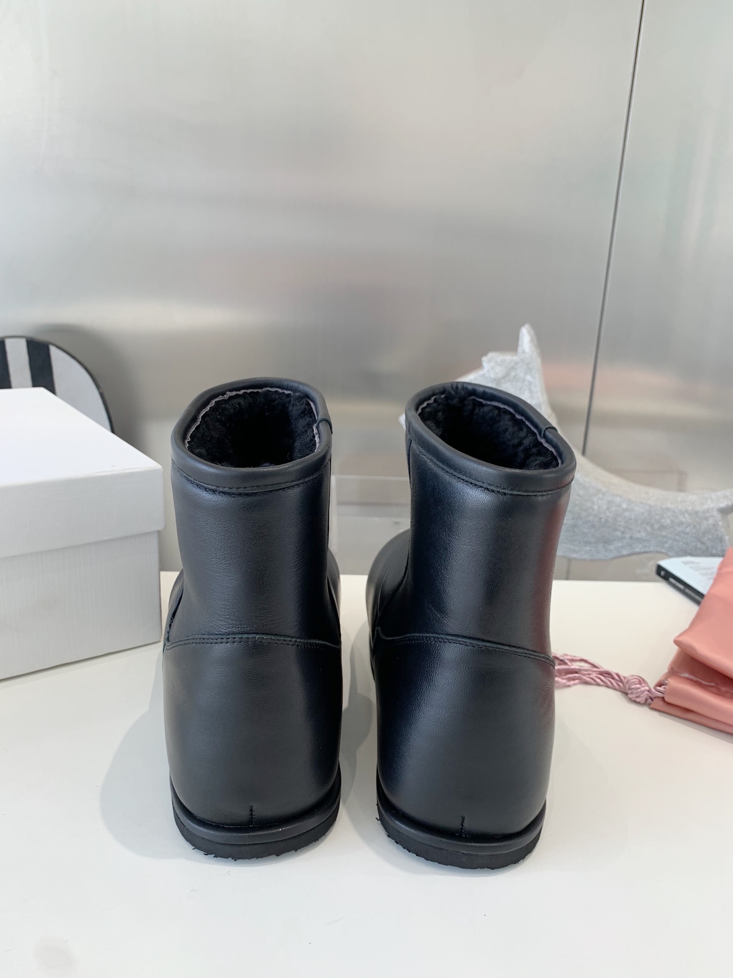 Amina Muaddi Snow Boots: Level 975 Substitute with Exclusive Power - 图片 7