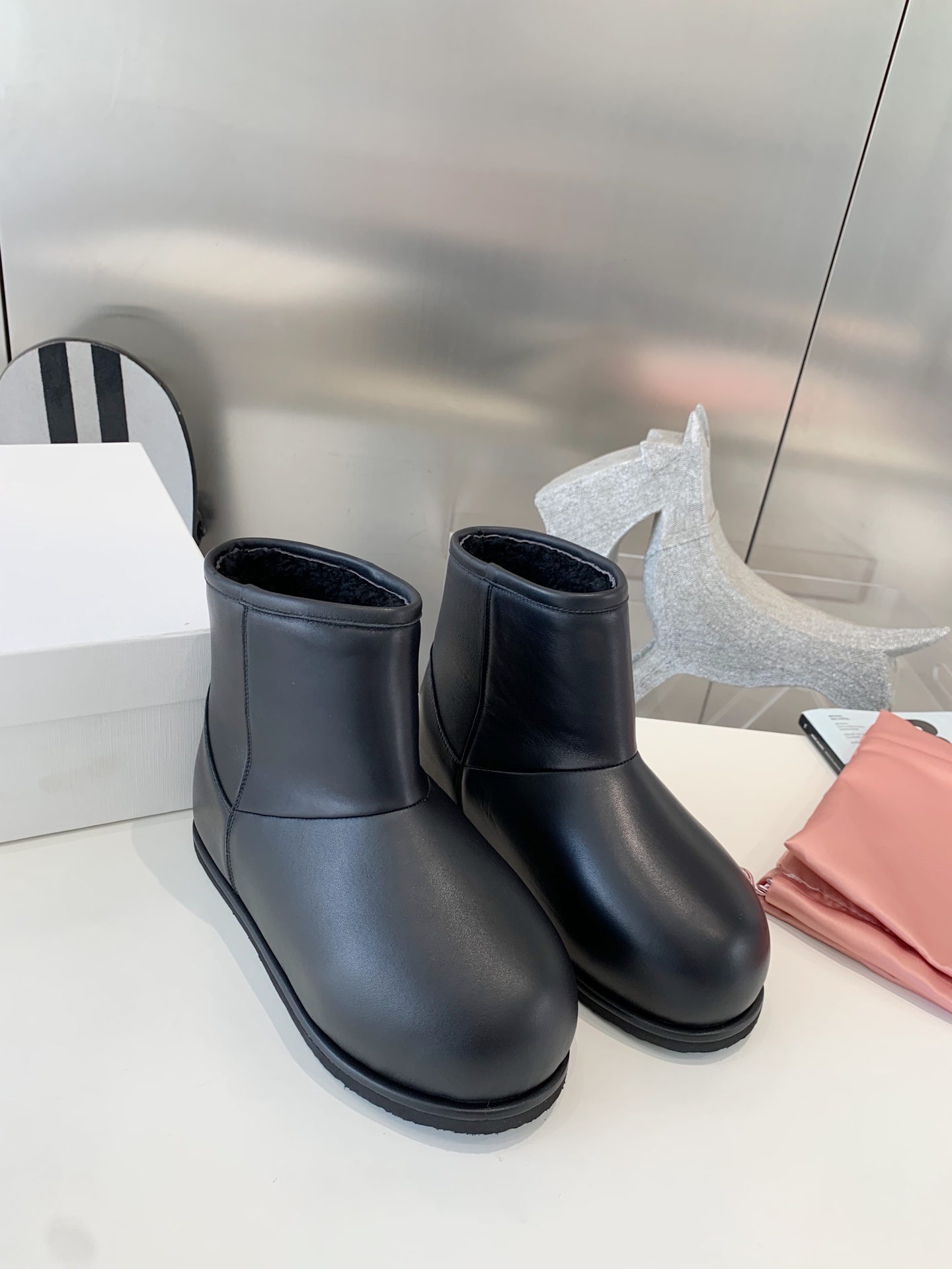 Amina Muaddi Snow Boots: Level 975 Substitute with Exclusive Power - 图片 3