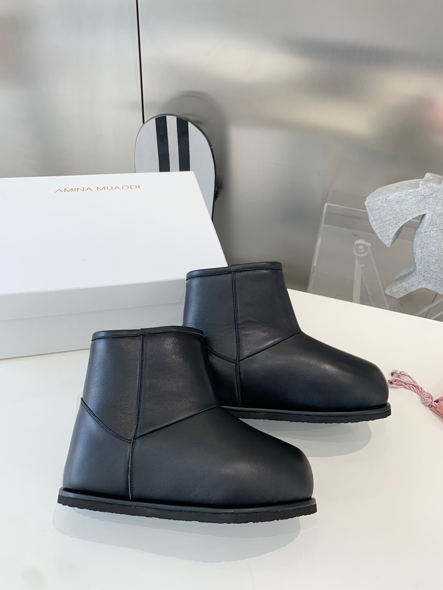 Amina Muaddi Snow Boots: Level 975 Substitute with Exclusive Power - 图片 5