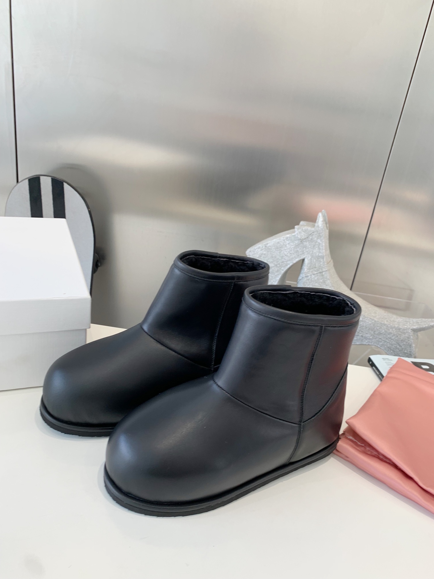 Amina Muaddi Snow Boots: Level 975 Substitute with Exclusive Power - 图片 2