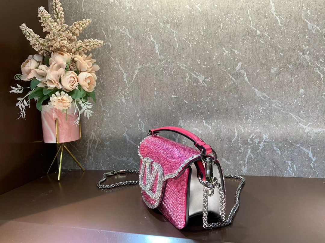 Valentino2025 early spring new version debuts in stock MINI LOC imitation cryst
