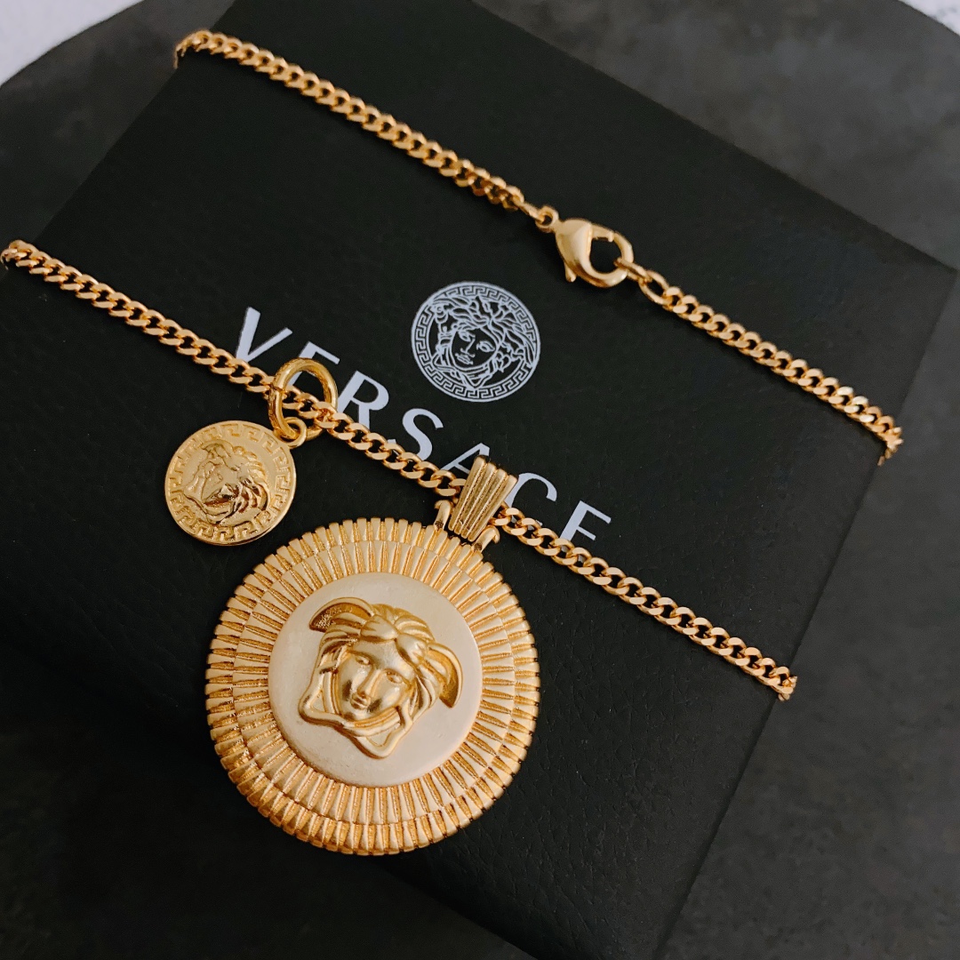 Versace Jewelry Necklaces & Pendants Unisex Vintage Chains