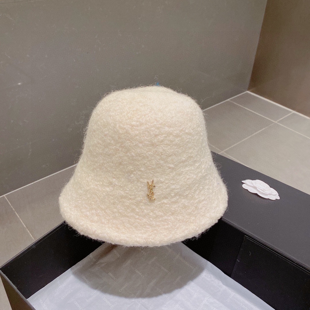 MiuMiu Hats Bucket Hat Straw Hat Lambswool Fall/Winter Collection