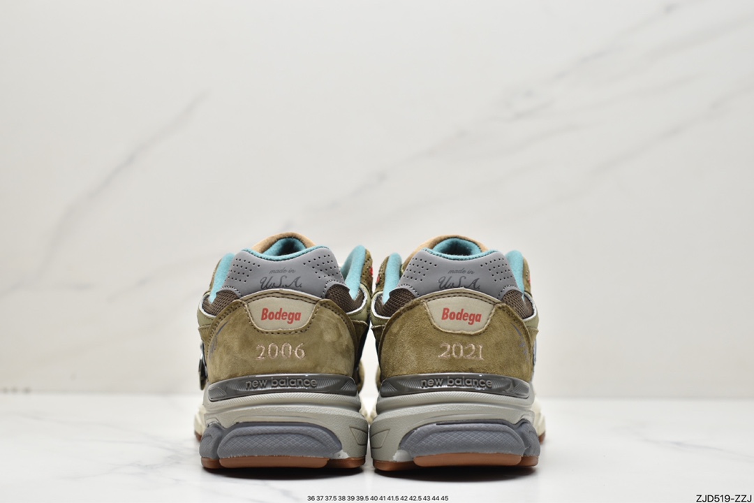 NB Made in USA M990V3 ”Here to Stay” three generations of low-top running shoes M990BD3