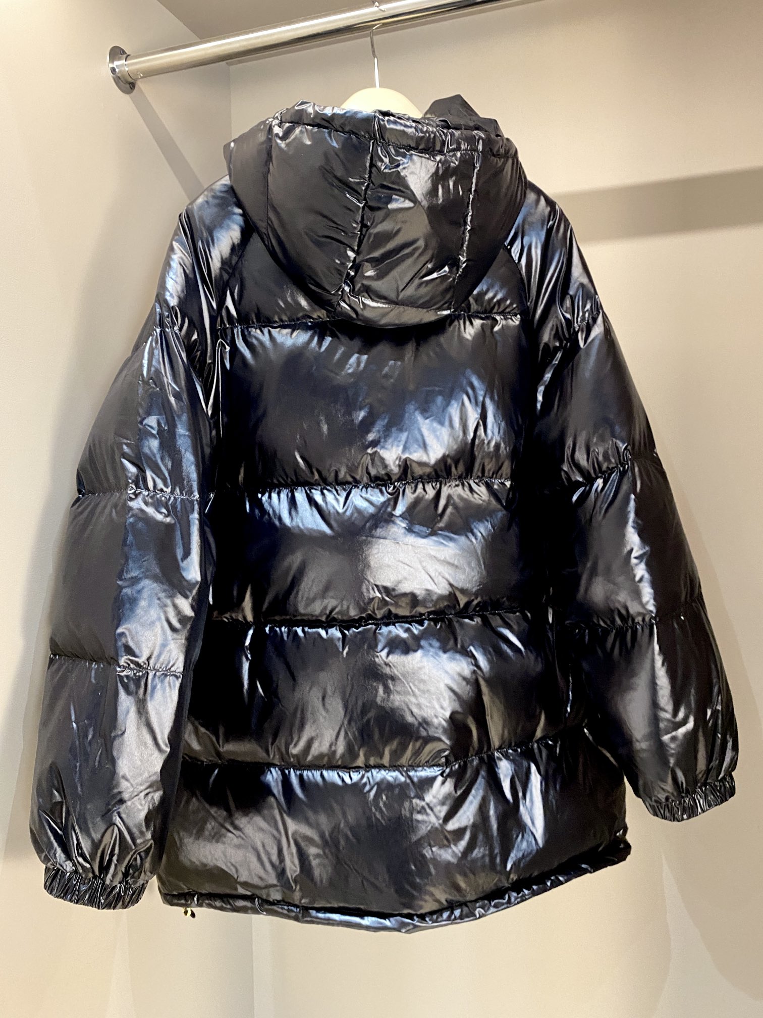 2022Celine 2022FW亮面款经典凯旋门羽绒服