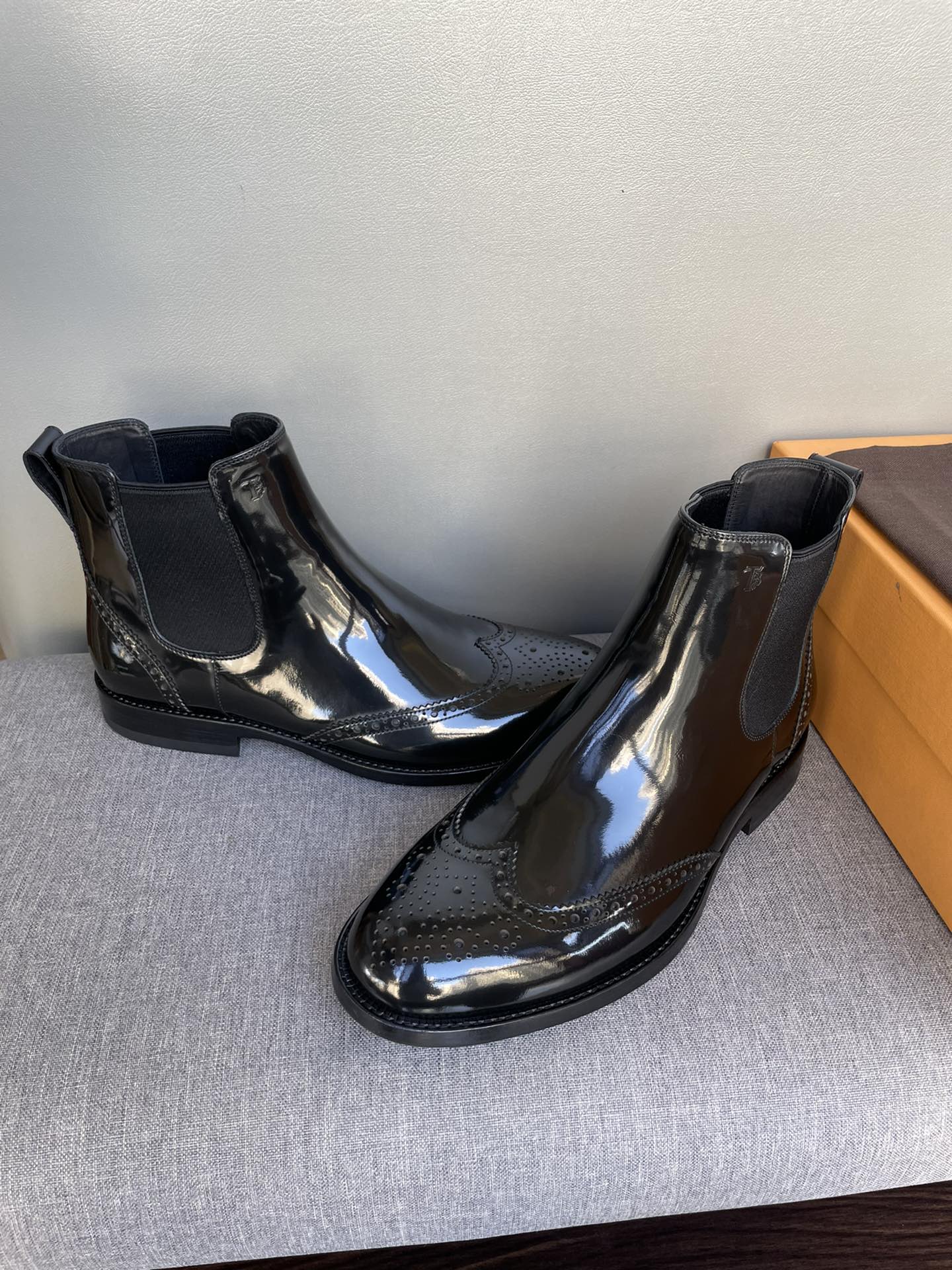 强][强][强]开发独家新款 tods托德斯秋冬新款 高帮男鞋 精致手工缝线 做工细节堪比专柜 鞋面进口开边珠牛皮 牛皮内里 意大利真皮注塑大底 3