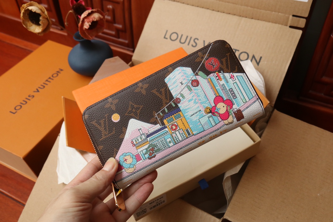 Louis Vuitton Vivienne Holidays 2022 系列推出限定款 Zippy 钱包 彰显路易威登的旅行传承