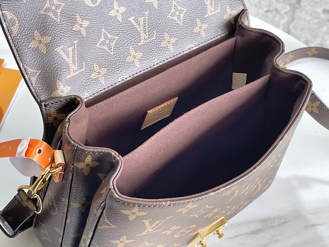 Louis Vuitton Haute Couture Classic Luxury Handbag Shoulder Crossbody 8
