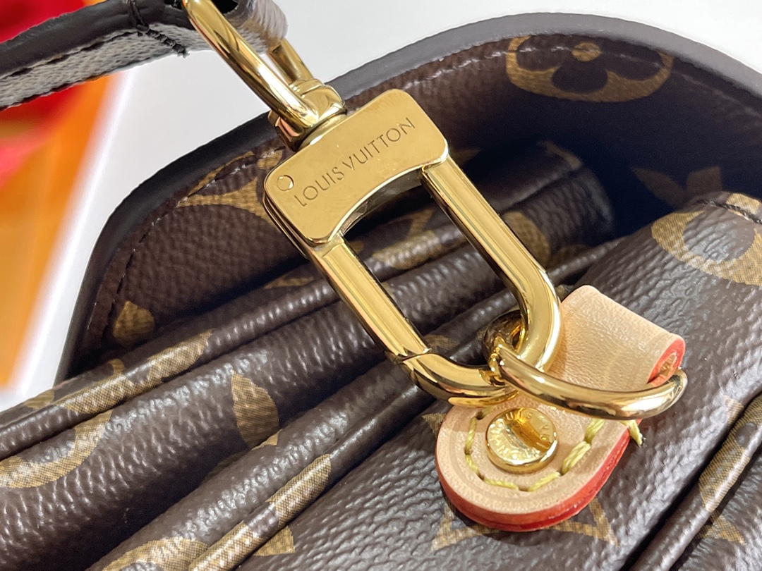 Louis Vuitton Haute Couture Classic Luxury Handbag Shoulder Crossbody 6