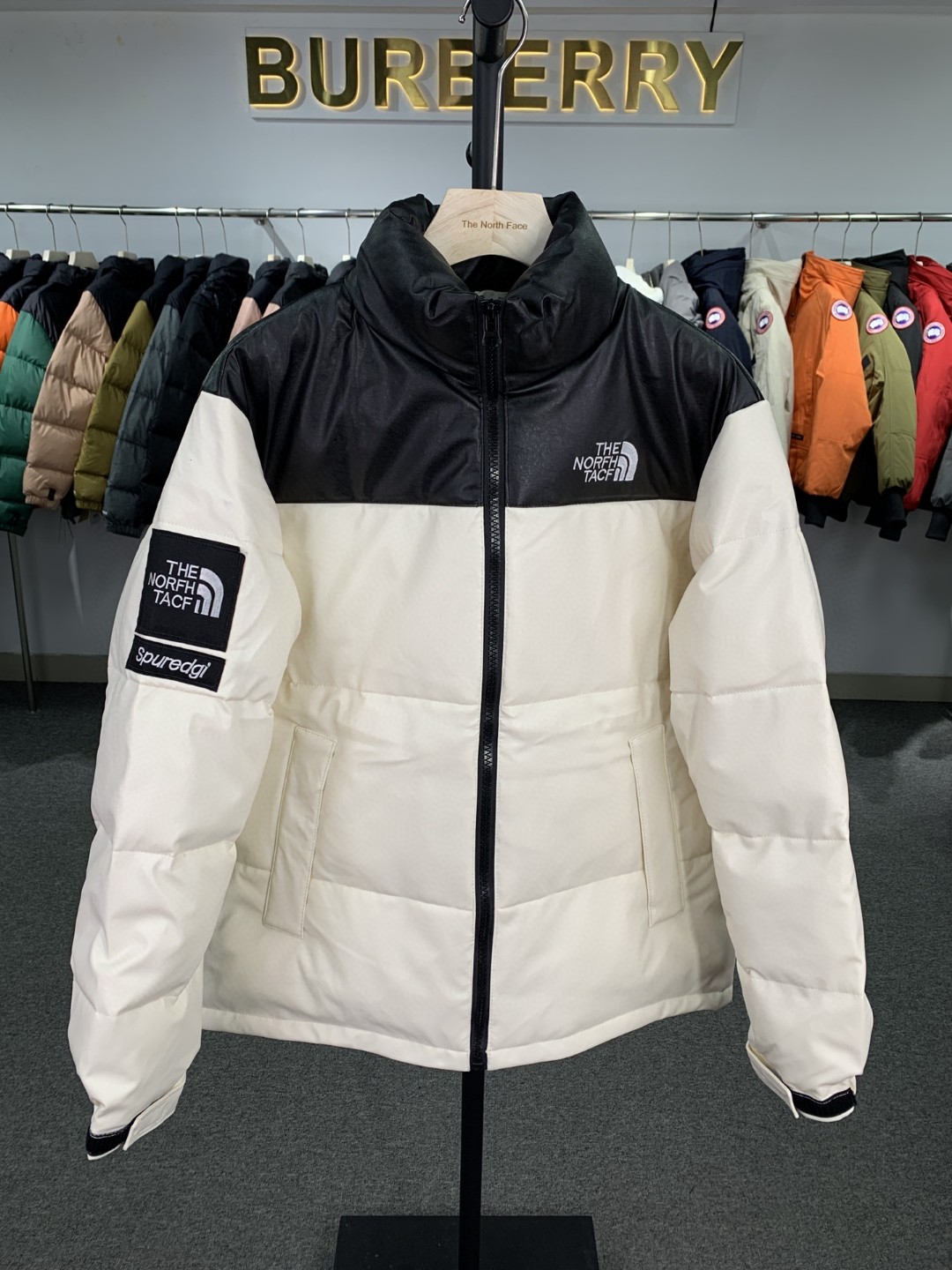 冬季爆款 北面皮衣 THE NORTH FACE X SUPREME联名款北面皮衣