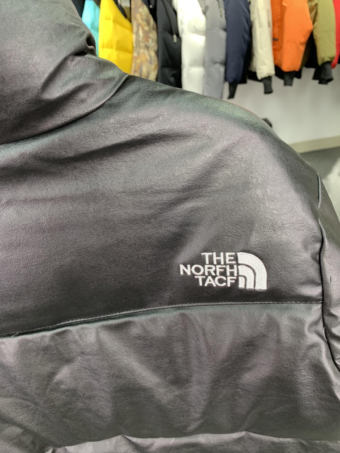 冬季爆款 北面皮衣 THE NORTH FACE X SUPREME联名款北面皮衣