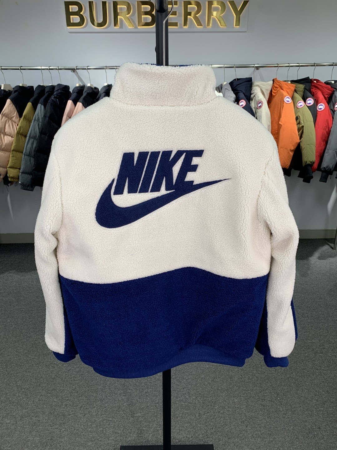 耐克 nike运动休闲加厚保暖情侣羊羔绒棉服