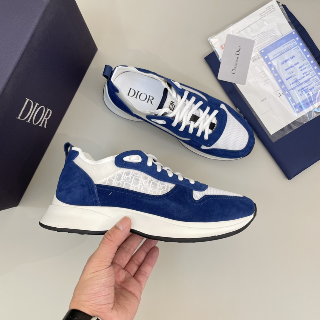 Precio de venta: P180 Marca: Dio* "Dio*" lowtop trainers Talla: 38-44 (se puede personalizar 45) Mat