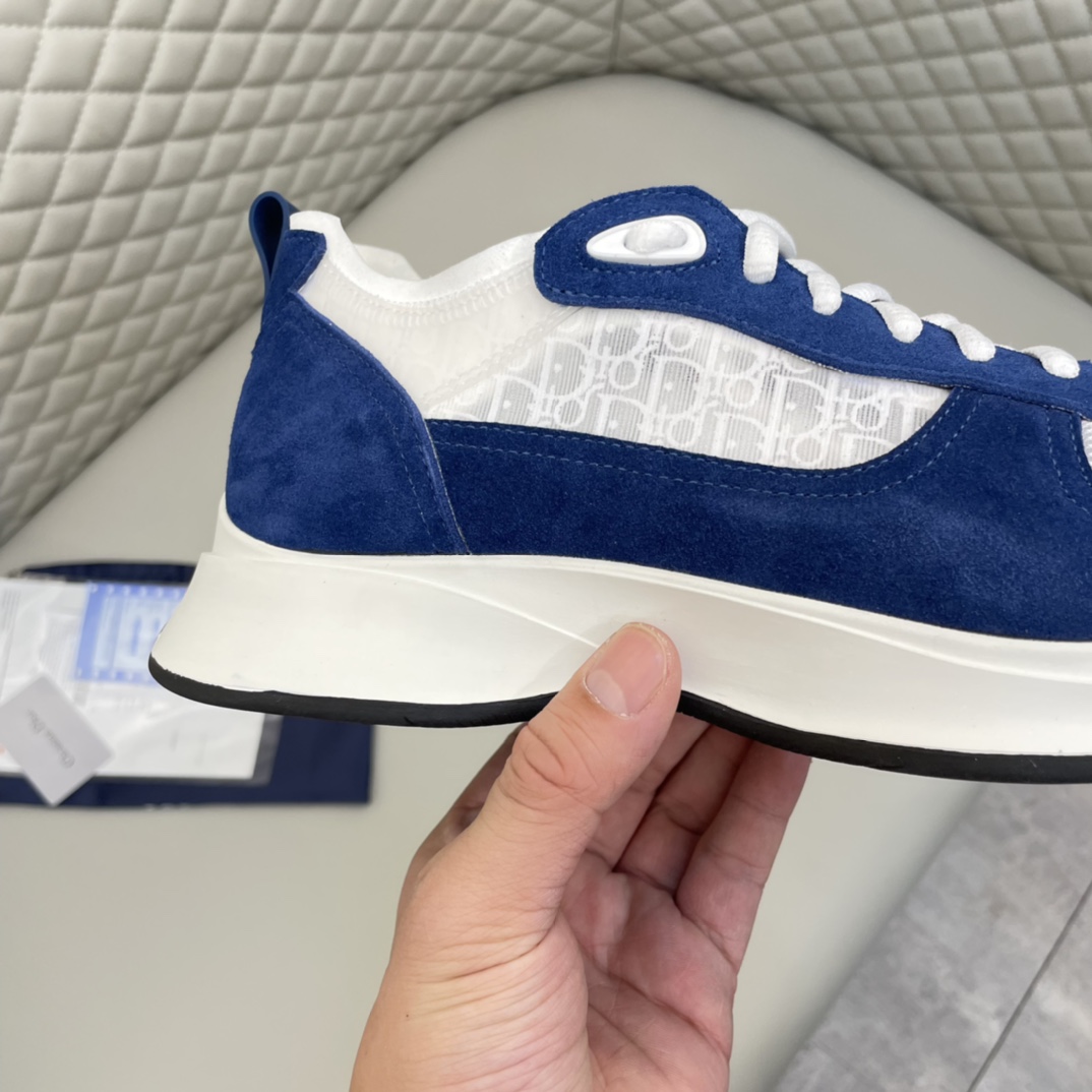 Precio de venta: P180 Marca: Dio* "Dio*" lowtop trainers Talla: 38-44 (se puede personalizar 45) Mat