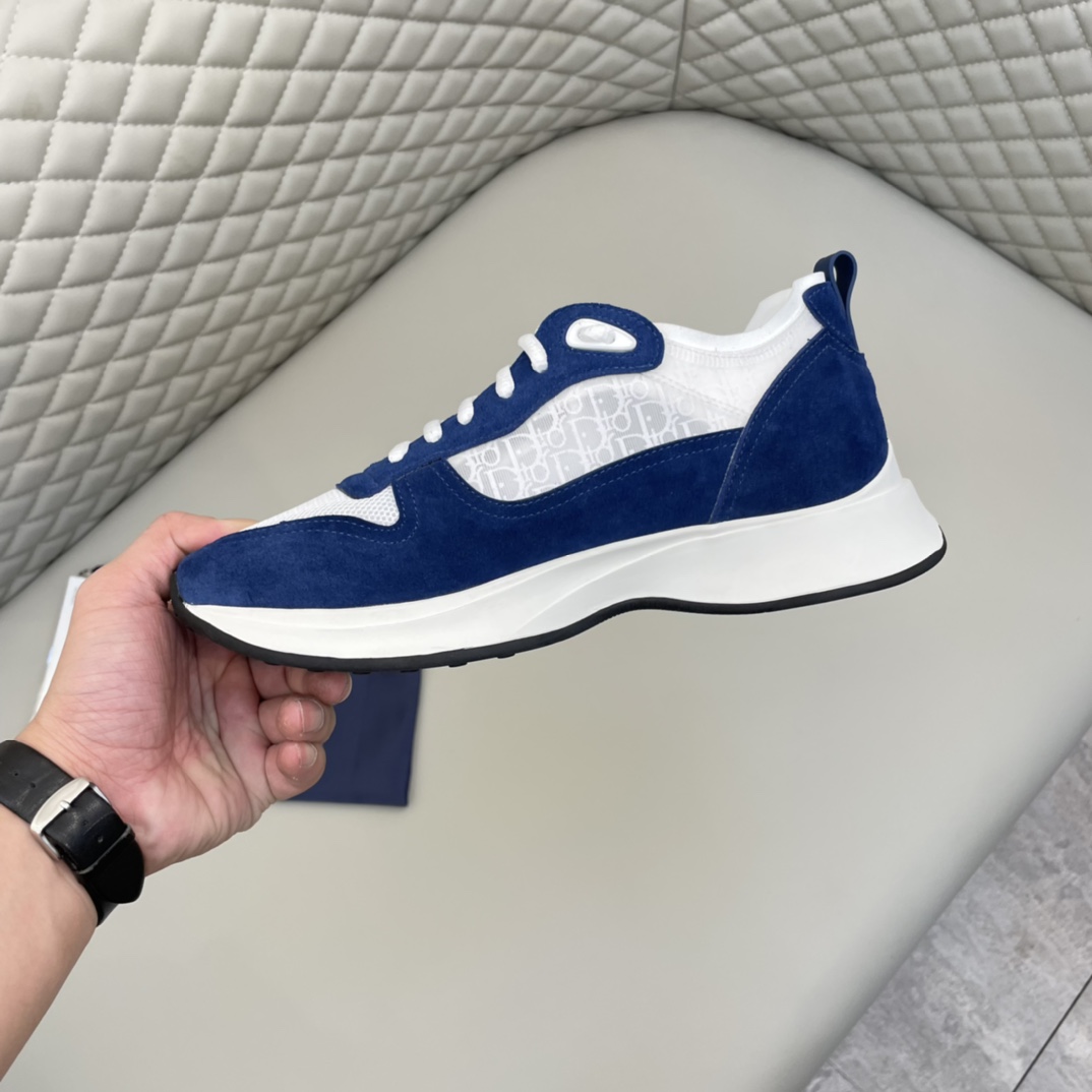 Precio de venta: P180 Marca: Dio* "Dio*" lowtop trainers Talla: 38-44 (se puede personalizar 45) Mat