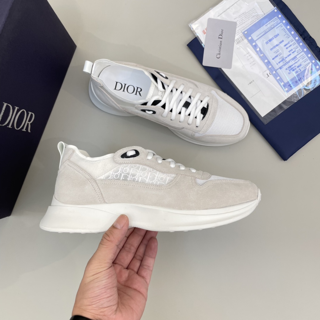 Precio de venta: P180 Marca: Dio* "Dio*" lowtop trainers Talla: 38-44 (se puede personalizar 45) Mat