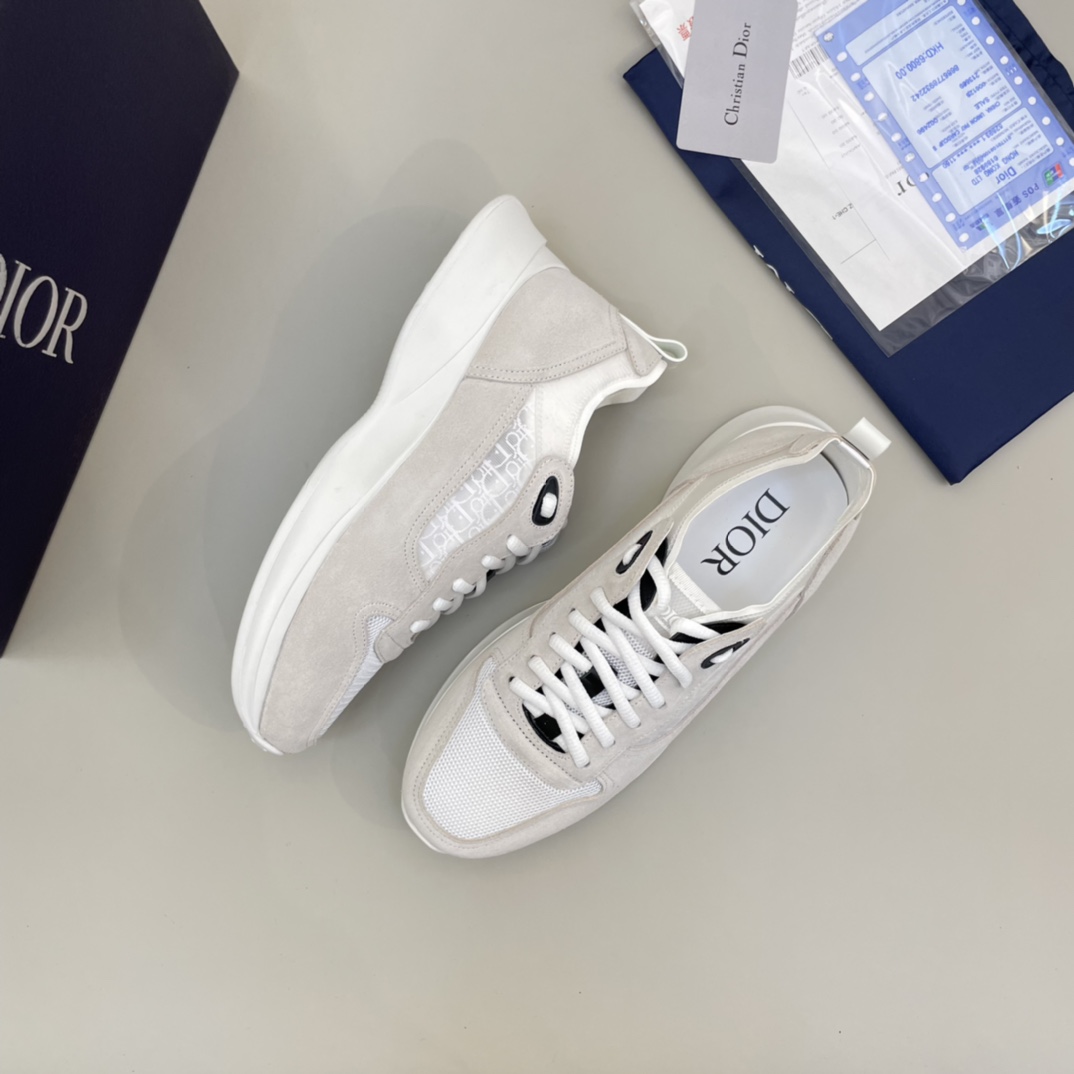 Precio de venta: P180 Marca: Dio* "Dio*" lowtop trainers Talla: 38-44 (se puede personalizar 45) Mat