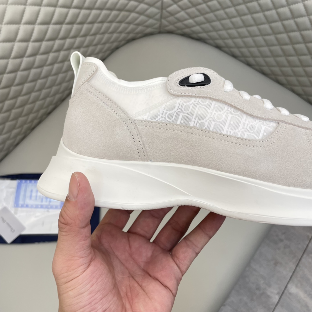 Precio de venta: P180 Marca: Dio* "Dio*" lowtop trainers Talla: 38-44 (se puede personalizar 45) Mat