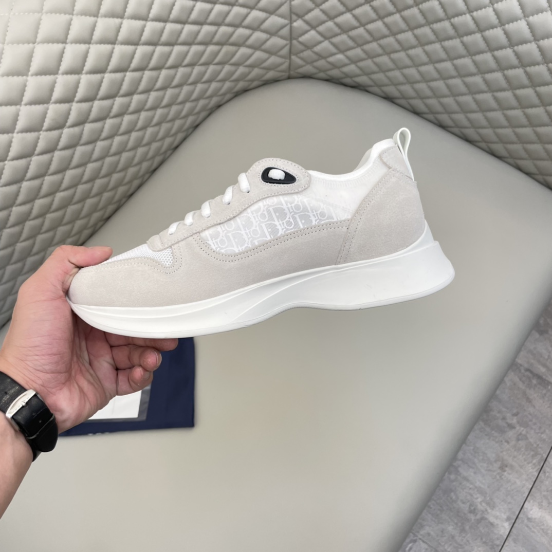 Precio de venta: P180 Marca: Dio* "Dio*" lowtop trainers Talla: 38-44 (se puede personalizar 45) Mat