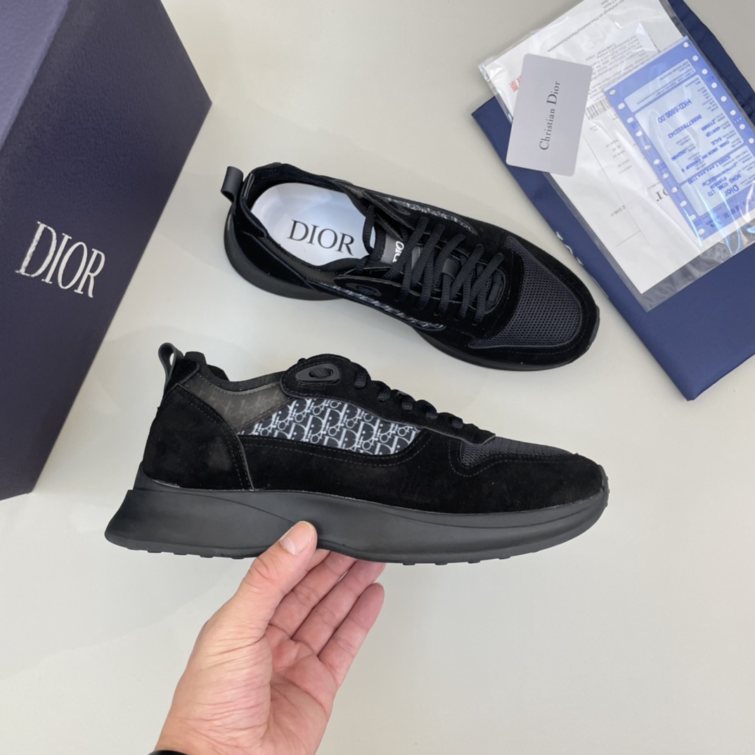Precio de venta: P180 Marca: Dio* "Dio*" lowtop trainers Talla: 38-44 (se puede personalizar 45) Mat