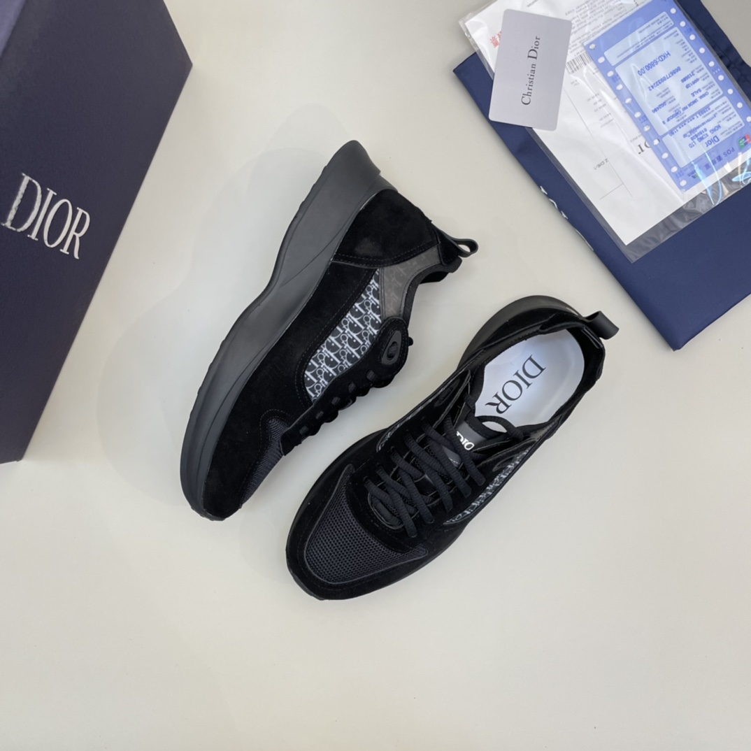 Precio de venta: P180 Marca: Dio* "Dio*" lowtop trainers Talla: 38-44 (se puede personalizar 45) Mat
