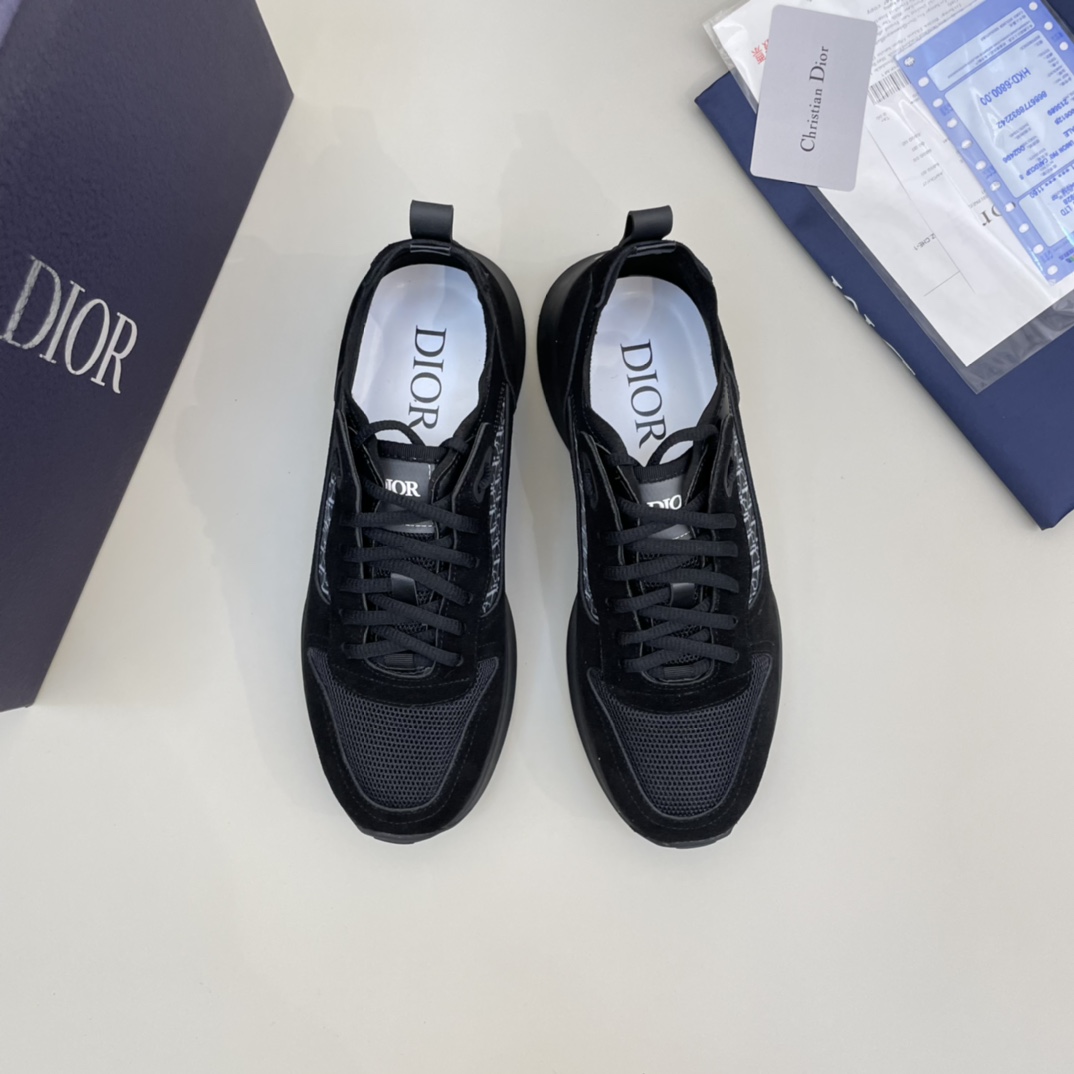 Precio de venta: P180 Marca: Dio* "Dio*" lowtop trainers Talla: 38-44 (se puede personalizar 45) Mat