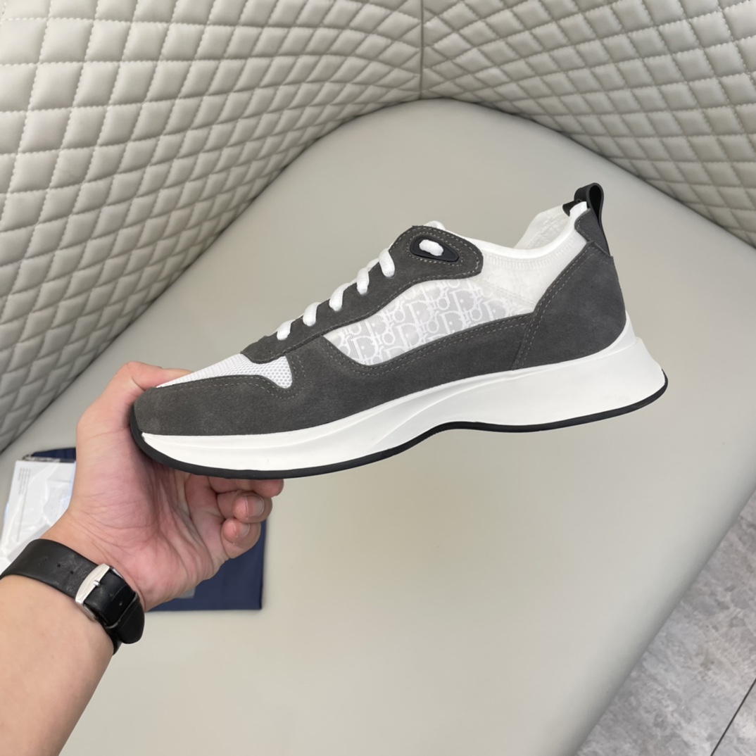 Precio de venta: P180 Marca: Dio* "Dio*" lowtop trainers Talla: 38-44 (se puede personalizar 45) Mat