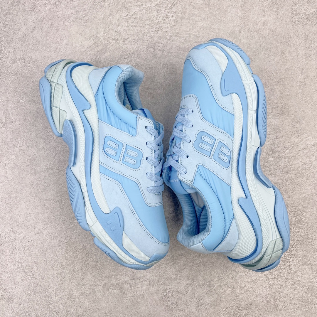 图片[3]-💰370 ＃VG零售版 BALENCIAGA Triple S 巴黎世家系带减震复古老爹鞋 全套原纸板楦头开发 最原汁原味的灵魂版型 全鞋荧光划线卡点 胶水把控整洁度追求极致完美 每一双都是工艺品 多重QC质检 超越公司货的品控标准 实实在在的免检产品 原盒原配 正确字体电绣 粗细、位置、大小正确 正确气垫分离大底 TPU软底 原版一致大底LOGO 立体感十足 原厂皮料水洗做旧 采购原厂网纱 小牛皮 小羊皮和网眼 复杂的三层外底 令人垂涎的厚实设计采用尼龙和绒面革制成 并采用新的BB字母组合细节、系带闭合和复杂的 3 层外底 此款鞋采用近几年比较流行的版型设计 外观时尚大气 鞋底采用耐磨的材质 穿上它让您在平时生活和工作中都会感觉到舒适的体验  正常尺码 Size：35 36 37 38 39 40 41 42 43 44 45 46 编码：by4936040-运动鞋