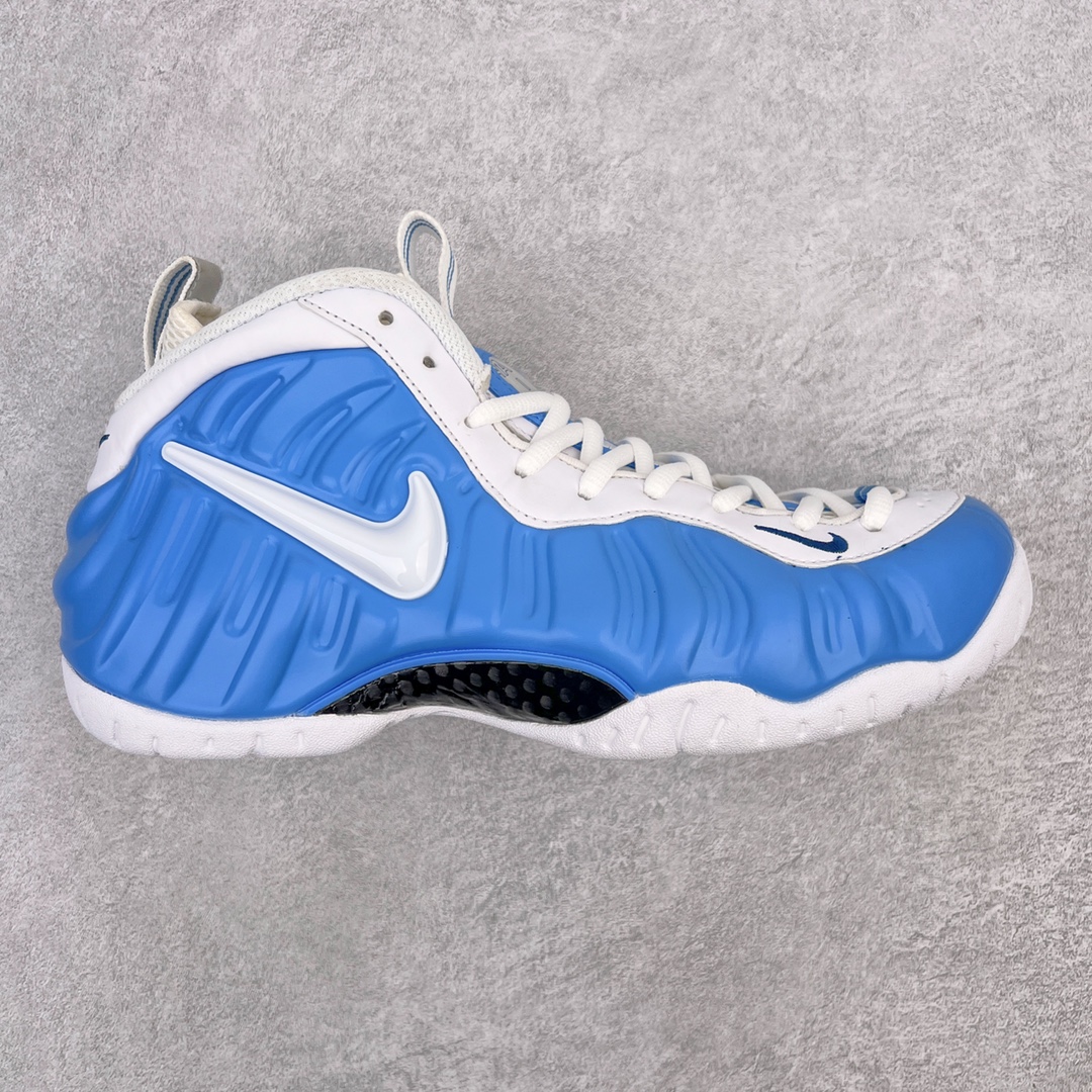 💰490 NK Air Foamposite Pro 北卡蓝泡 624041-411 莞产原底面 公司渠道同模具 鞋型发泡360度无死角 双层Zoom气垫植入 中底完美注胶 搭载原厂碳纤维材质 诞生于1997年的NK Air Foamposite系列可以说是整个球鞋历史上最为经典的系列之一 也就是我们常说的“喷”和“泡” 其中“喷”由Foamposite One代言人Penny的英文音译而来 而“泡”则来源于另一款鞋型 Foamposite Pro中\”pro\”的音译 在诞生初期 由于高昂的造价以及超前的外形 Foamposite系列的反对者不在少数 甚至有人认为这款鞋会毁掉整个球鞋行业 但事实证明这双灵感来自于甲虫 自带“黑科技”鞋面以及双层Zoom+大块碳板的太空球鞋不仅受到了大众的接受与追捧 并且成功的影响了篮球鞋的发展 SIZE：38.5 39 40 40.5 41 42 42.5 43 44 44.5 45 46 编码：by5936060-运动鞋