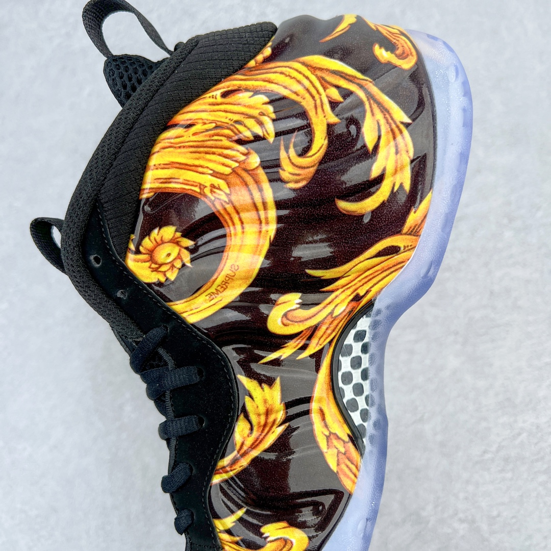 图片[7]-💰510 Supreme x NK Air Foamposite One 黑稻草喷 652792-100 莞产原底面 公司渠道同模具 鞋型发泡360度无死角 双层Zoom气垫植入 中底完美注胶 搭载原厂碳纤维材质 诞生于1997年的NK Air Foamposite系列可以说是整个球鞋历史上最为经典的系列之一 也就是我们常说的“喷”和“泡” 其中“喷”由Foamposite One代言人Penny的英文音译而来 而“泡”则来源于另一款鞋型 Foamposite Pro中\”pro\”的音译 在诞生初期 由于高昂的造价以及超前的外形 Foamposite系列的反对者不在少数 甚至有人认为这款鞋会毁掉整个球鞋行业 但事实证明这双灵感来自于甲虫 自带“黑科技”鞋面以及双层Zoom+大块碳板的太空球鞋不仅受到了大众的接受与追捧 并且成功的影响了篮球鞋的发展 SIZE：38.5 39 40 40.5 41 42 42.5 43 44 44.5 45 46 编码：by5936080-运动鞋