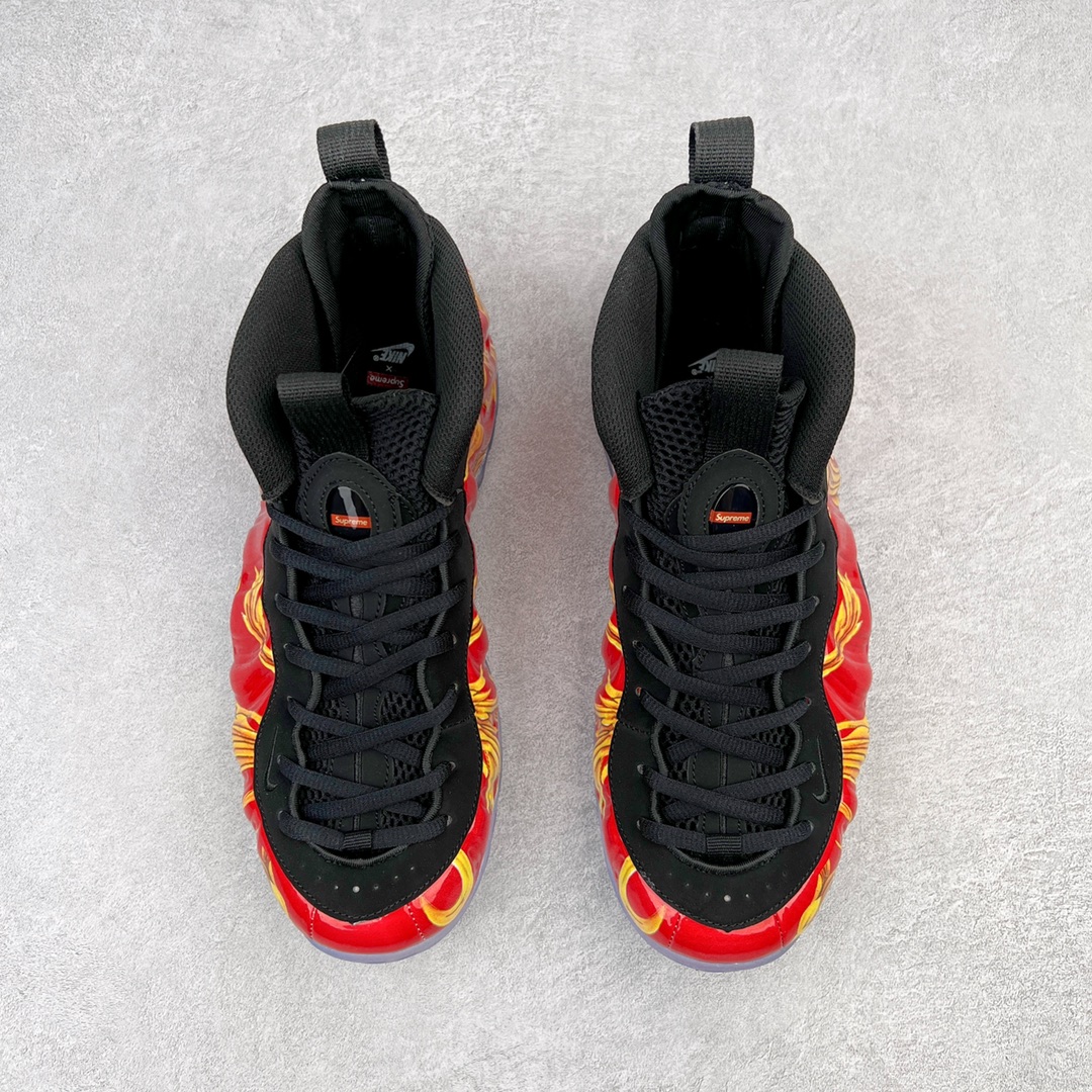 图片[2]-💰510 Supreme x NK Air Foamposite One 红稻草喷 652792-600 莞产原底面 公司渠道同模具 鞋型发泡360度无死角 双层Zoom气垫植入 中底完美注胶 搭载原厂碳纤维材质 诞生于1997年的NK Air Foamposite系列可以说是整个球鞋历史上最为经典的系列之一 也就是我们常说的“喷”和“泡” 其中“喷”由Foamposite One代言人Penny的英文音译而来 而“泡”则来源于另一款鞋型 Foamposite Pro中\”pro\”的音译 在诞生初期 由于高昂的造价以及超前的外形 Foamposite系列的反对者不在少数 甚至有人认为这款鞋会毁掉整个球鞋行业 但事实证明这双灵感来自于甲虫 自带“黑科技”鞋面以及双层Zoom+大块碳板的太空球鞋不仅受到了大众的接受与追捧 并且成功的影响了篮球鞋的发展 SIZE：38.5 39 40 40.5 41 42 42.5 43 44 44.5 45 46 编码：by5936080-运动鞋