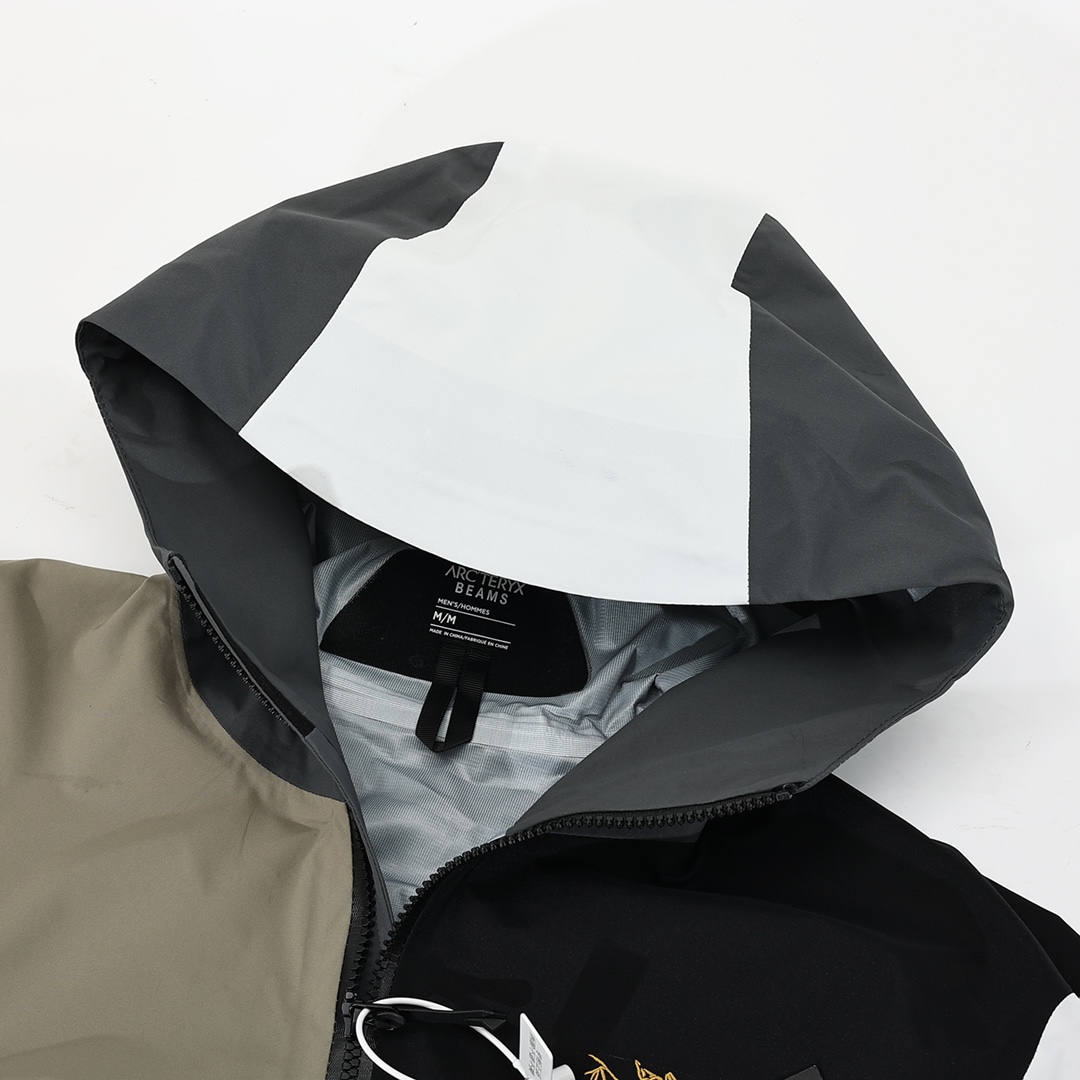 500 Arcteryx X Beams 联名款始祖鸟拼色刺绣Logo连帽硬壳冲锋衣夹克外套