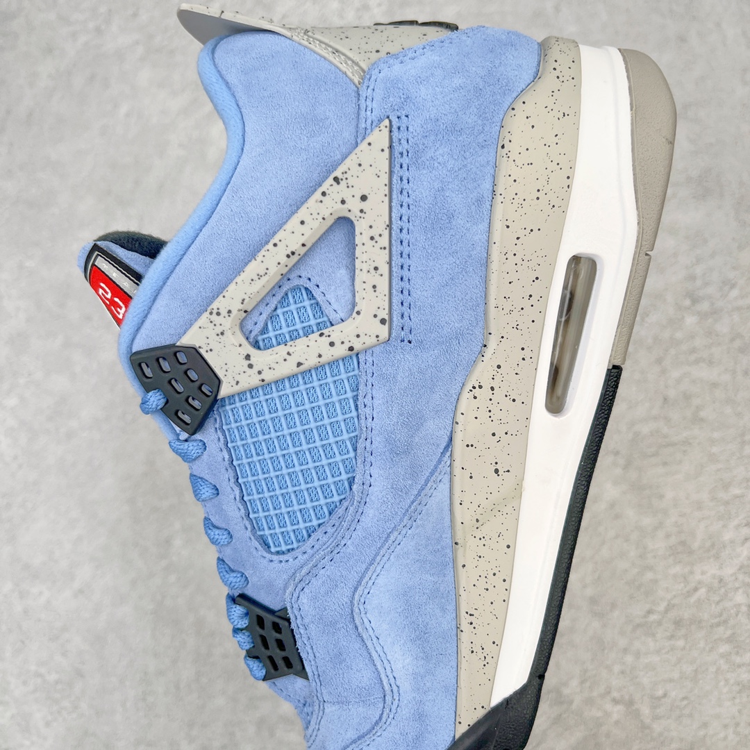 图片[7]-零售💰260 ＃KZ神版福利回馈‼Air Jordan AJ4 Retro SE \”University Blue\” 大学蓝 CT8527-400 独家外贸特供尺码含 45.5 49.5 50.5 国内外口碑最好最推荐的产品 市场中端王者 亲自操刀耗时半年巨作 全套原纸板楦头开发 确保原汁原味 完美呈现四代版型 一比一鞋头弧度高度鞋身弧度 此版本只针对中端市场 皮料材质有所更替 其他数据细节工艺流程均保持一致 绝不口嗨 细节品控鞋型随意秒杀市面3XX 4XX 原厂TPU网格鞋带扣 正确内里网布 菱角分明不变形无多余毛边 柔软性质感一致于原鞋 市场唯一原厂鞋扣模具 背面可见隐藏注塑口 原厂织唛标 原厂飞人电绣工艺 尾指中部跳三针 独家绑鞋带手法 印刷中底布 四线拉帮 米色美纹纸贴合固定 进口港宝加持 后跟自然饱满 全鞋荧光划线卡点 追求极致完美 每一双都是工艺品 多重QC质检 超越公司货的品控标准 实实在在的免检产品 尺码：40 40.5 41 42 42.5 43 44 44.5 45 45.5 46 47.5 48.5 49.5 50.5 编码：by2936060-运动鞋