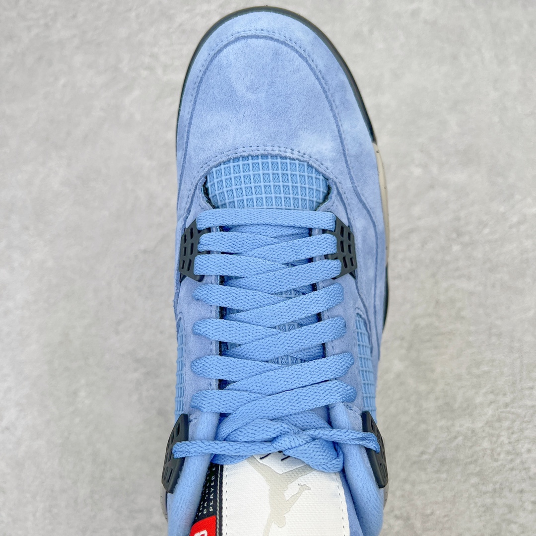 图片[4]-零售💰260 ＃KZ神版福利回馈‼Air Jordan AJ4 Retro SE \”University Blue\” 大学蓝 CT8527-400 独家外贸特供尺码含 45.5 49.5 50.5 国内外口碑最好最推荐的产品 市场中端王者 亲自操刀耗时半年巨作 全套原纸板楦头开发 确保原汁原味 完美呈现四代版型 一比一鞋头弧度高度鞋身弧度 此版本只针对中端市场 皮料材质有所更替 其他数据细节工艺流程均保持一致 绝不口嗨 细节品控鞋型随意秒杀市面3XX 4XX 原厂TPU网格鞋带扣 正确内里网布 菱角分明不变形无多余毛边 柔软性质感一致于原鞋 市场唯一原厂鞋扣模具 背面可见隐藏注塑口 原厂织唛标 原厂飞人电绣工艺 尾指中部跳三针 独家绑鞋带手法 印刷中底布 四线拉帮 米色美纹纸贴合固定 进口港宝加持 后跟自然饱满 全鞋荧光划线卡点 追求极致完美 每一双都是工艺品 多重QC质检 超越公司货的品控标准 实实在在的免检产品 尺码：40 40.5 41 42 42.5 43 44 44.5 45 45.5 46 47.5 48.5 49.5 50.5 编码：by2936060-运动鞋