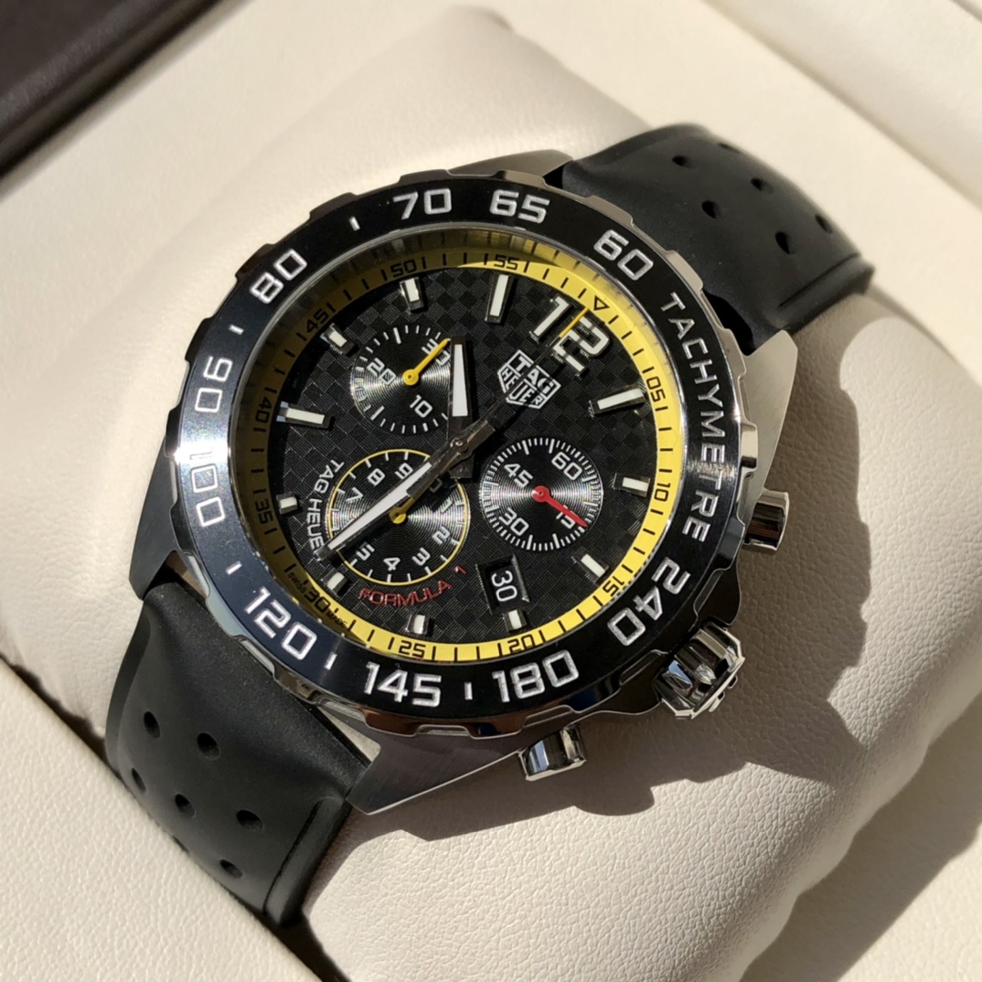 Lote original Tagheuer serie TAG Heuer F1, reloj de cuarzo para hombre, artículo original. La superficie está diseñada …