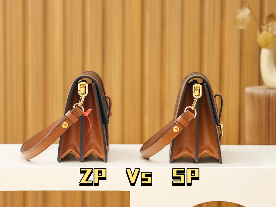 内部价 菱格变码SP免检 。 𝐃𝐀𝐔𝐏𝐇𝐈𝐍𝐄新版系列 #M45958#免检版 
▪️𝐙𝐏 𝐕𝐬 𝐒𝐏▪️
细品品质自带的说服力！