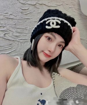 Wholesale Designer Shop Chanel Hats Knitted Hat Black White Fall/Winter Collection