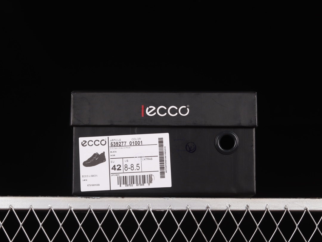 💰340纯原
 Ecco 爱步 2022秋冬 柔酷系列新款男士休闲百搭小板鞋 53927701001
#鞋面采用超软头层牛皮+防滑耐磨橡胶大底 版型简约大气 松紧鞋带设计便捷自由调节松紧方便穿脱 真皮鞋垫 单层内里透气干爽舒适不闷脚+高工艺空胶技术 顶级手工
尺码：38 39 40 41 42 43 44 皮鞋码 T.E5