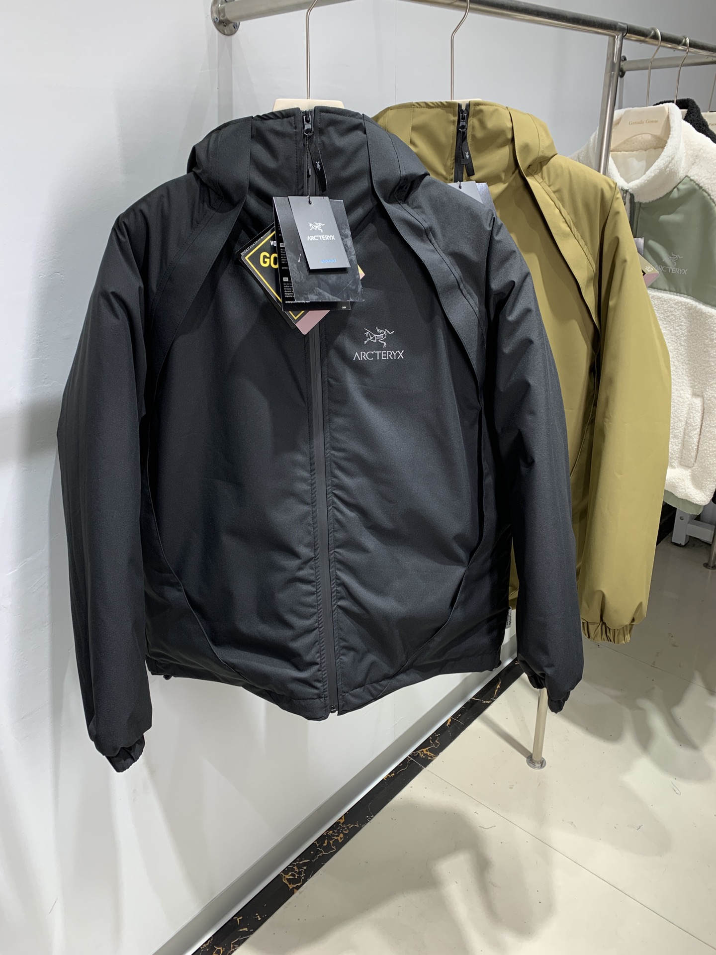 230 ARC’TERYX/始祖鸟 爆火户外品牌 附带潮流属性