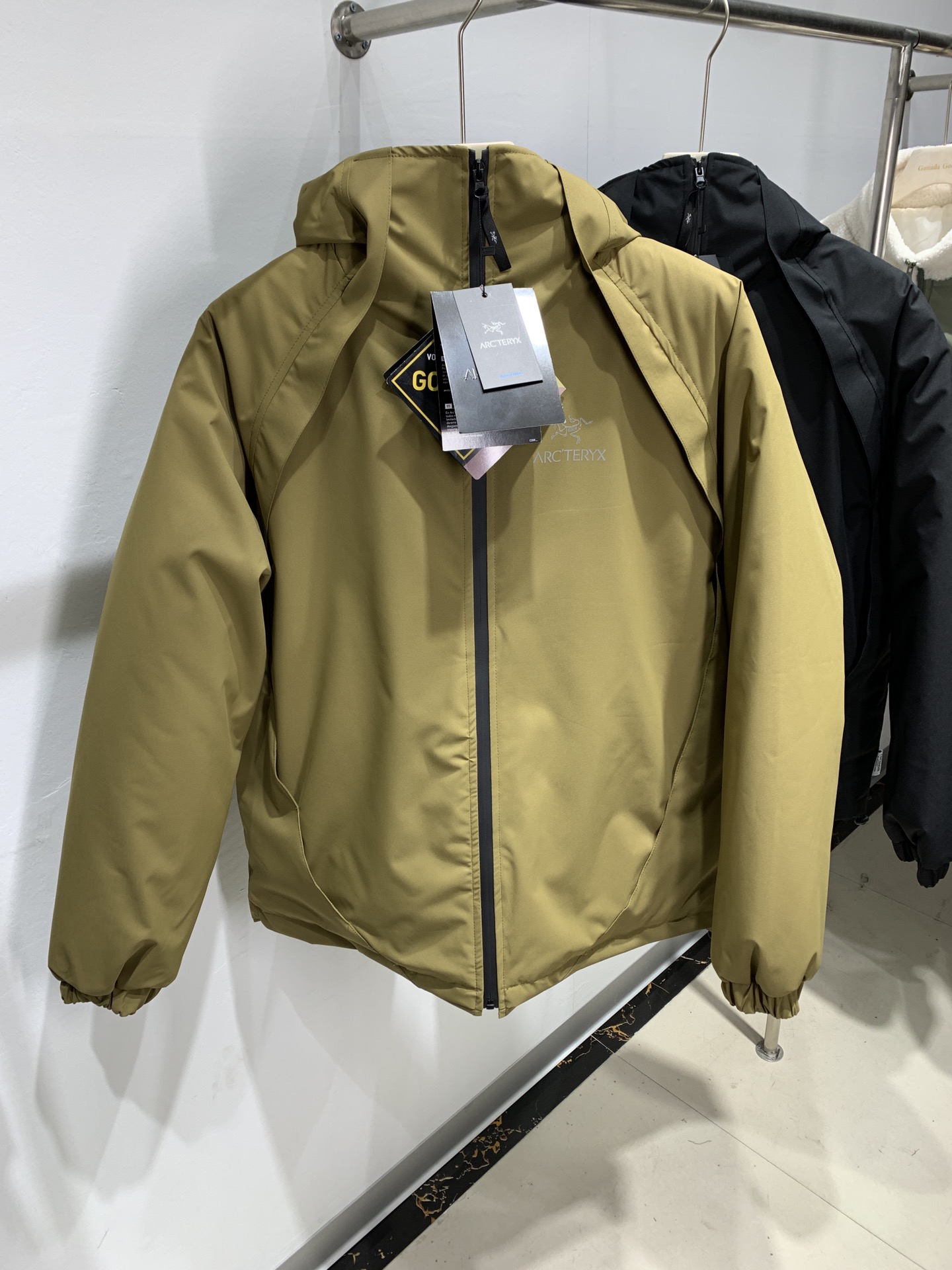 230 ARC'TERYX/始祖鸟 爆火户外品牌 附带潮流属性