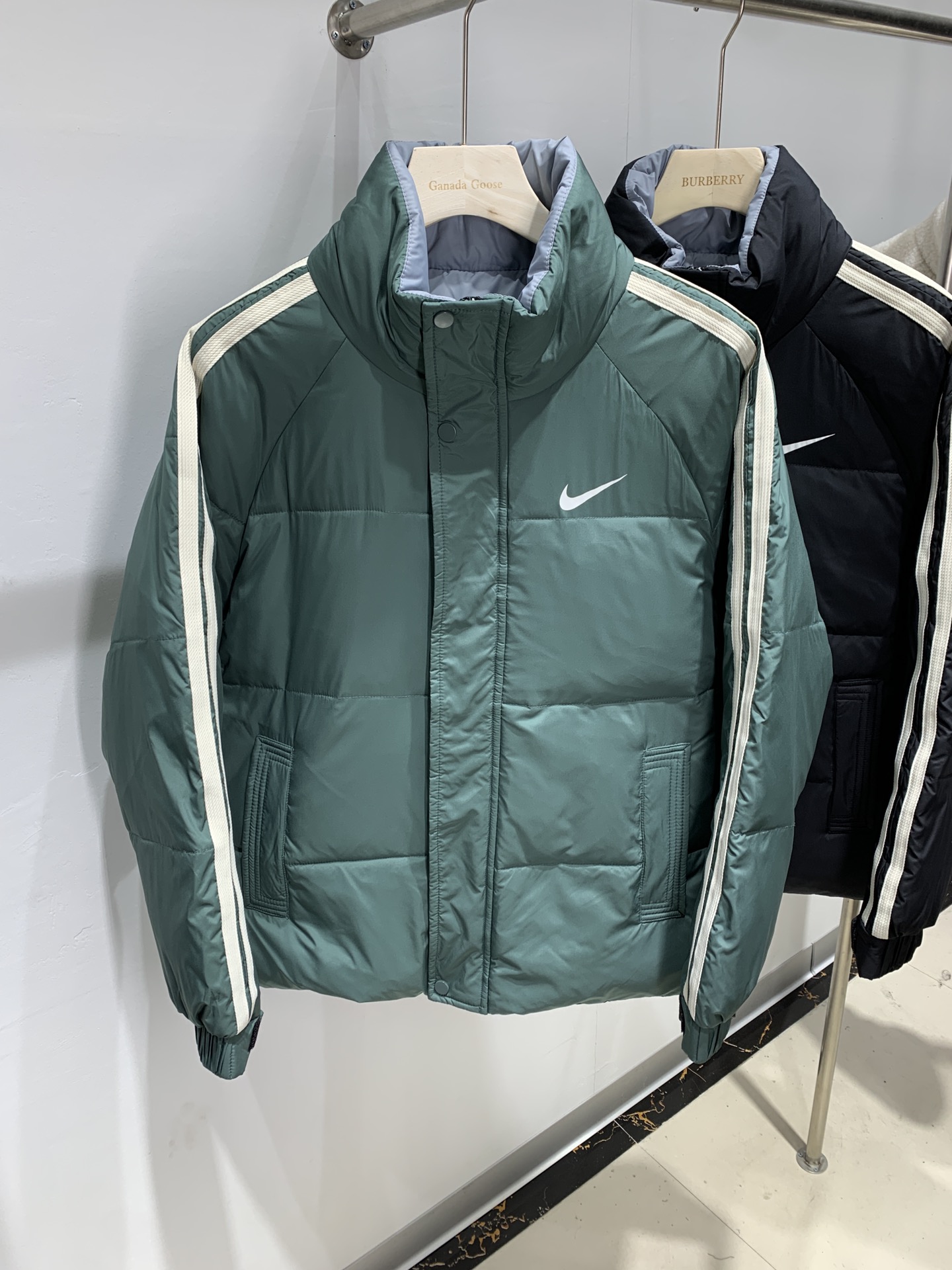 235 耐克 Nike 冬季新品 爆款轻薄羽绒外套90绒